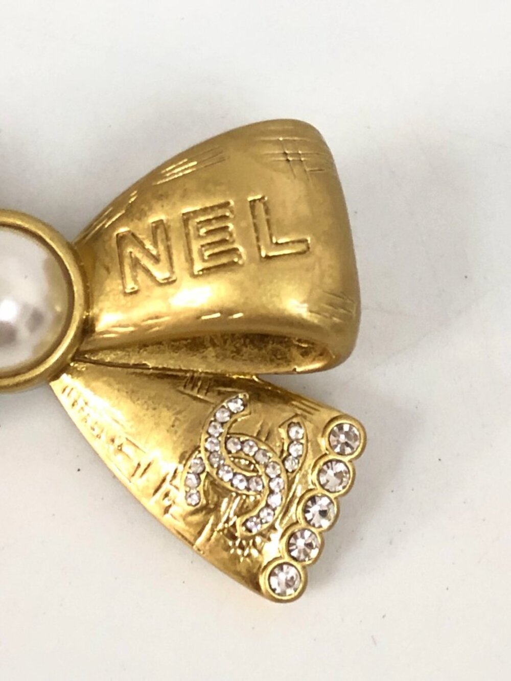 Pre-owned Vintage Chanel Brooch Elegant Jewelry - Picture 5 of 5